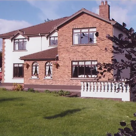 Bed & Breakfast Whitestream House *