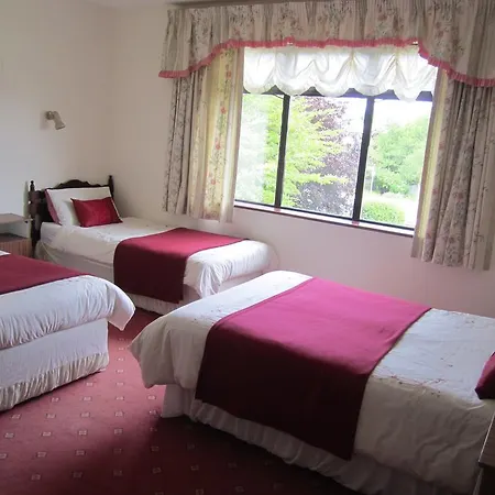 Whitestream House Bed & Breakfast *