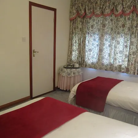 Bed & Breakfast Whitestream House