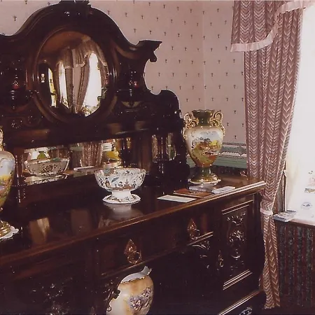 Whitestream House *