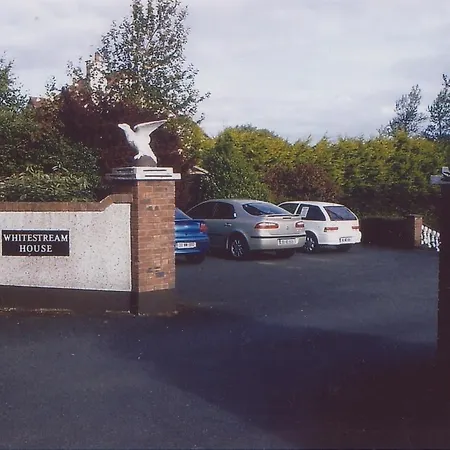 Whitestream House Bed & Breakfast *