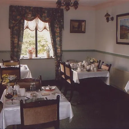 Whitestream House *