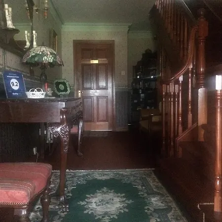 Whitestream House Bed & Breakfast *